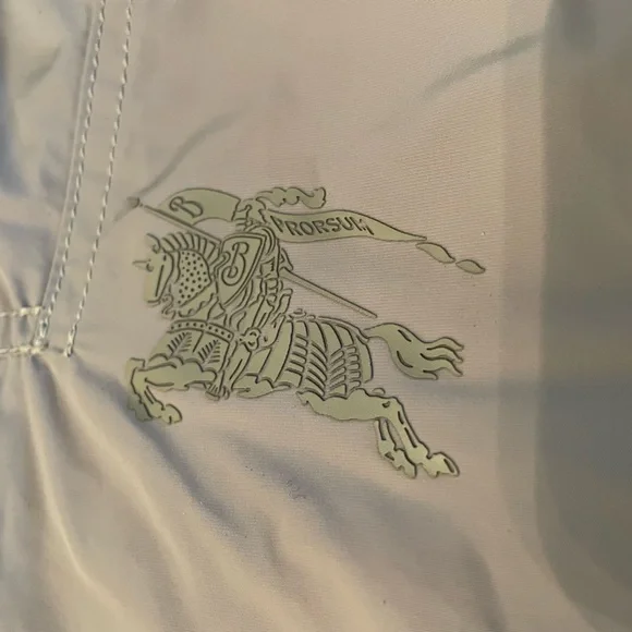 Burberry children’s raincoat/windbreaker size 6 - Picture 4 of 6